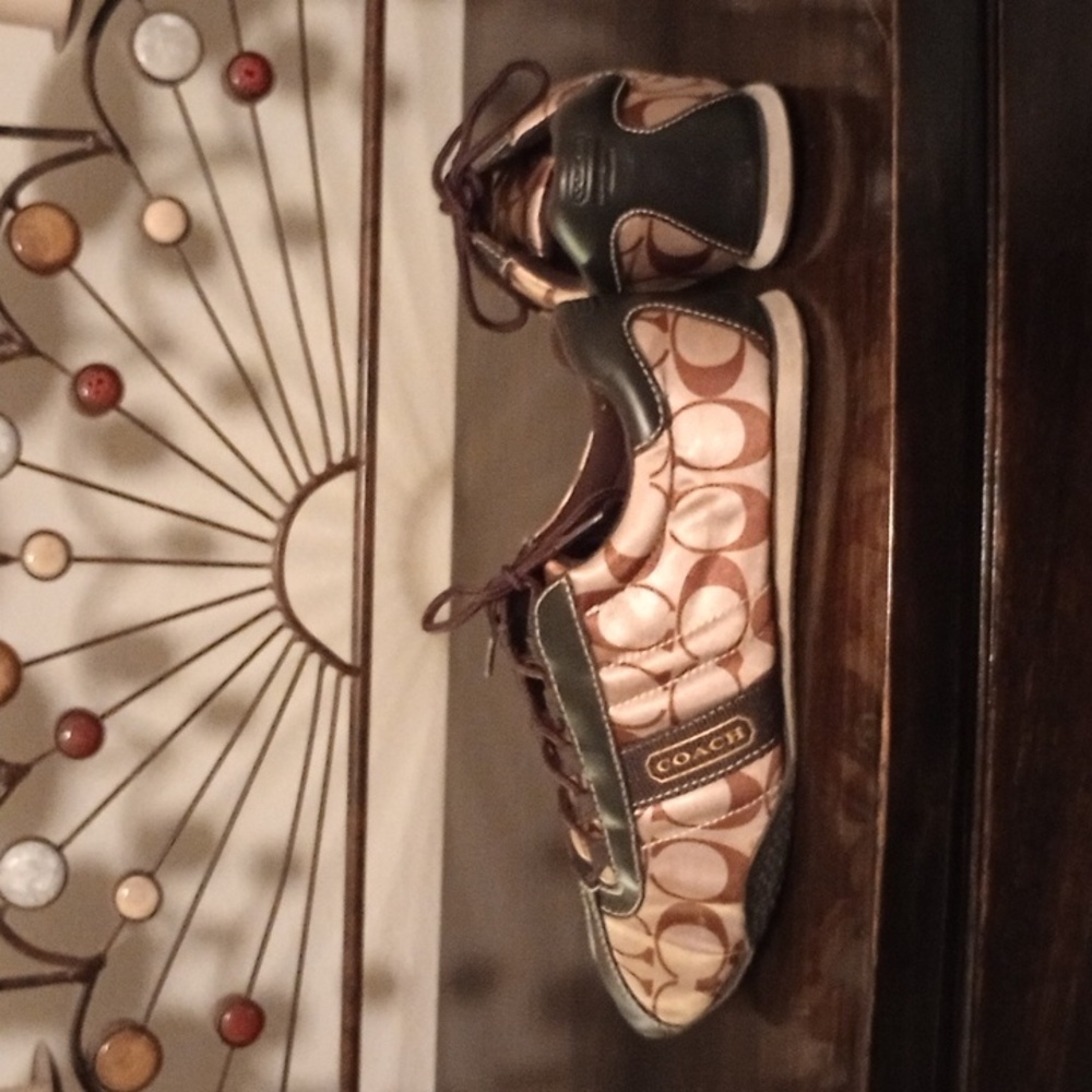 RETRO original Coach genuine logo sneakers LIKE NEW collectable.